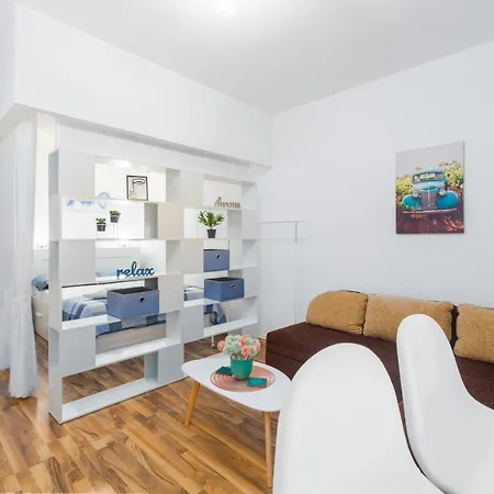 Family Apartment Romina Vrsar Exterior photo