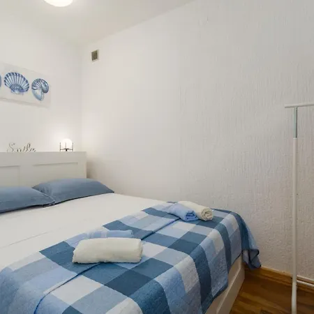 Family Apartment Romina Vrsar Exterior photo