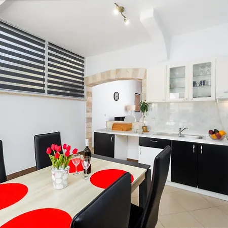 Family Apartment Romina Vrsar Exterior photo